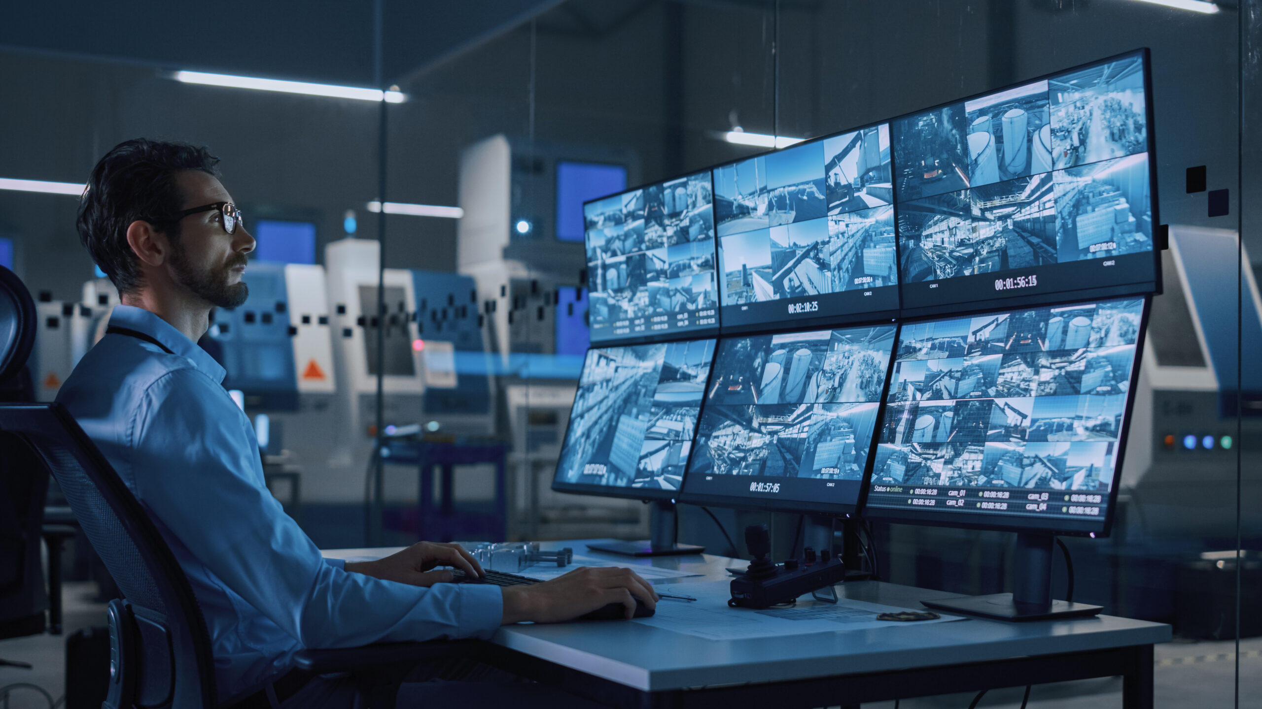 Industry,4.0,Modern,Factory:,Security,Operator,Controls,Proper,Functioning,Of